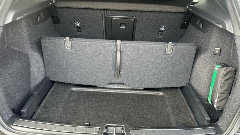 Volvo XC40 B3 P Plus Dark Rear Camera, Heated Seats, Apple Blue #16