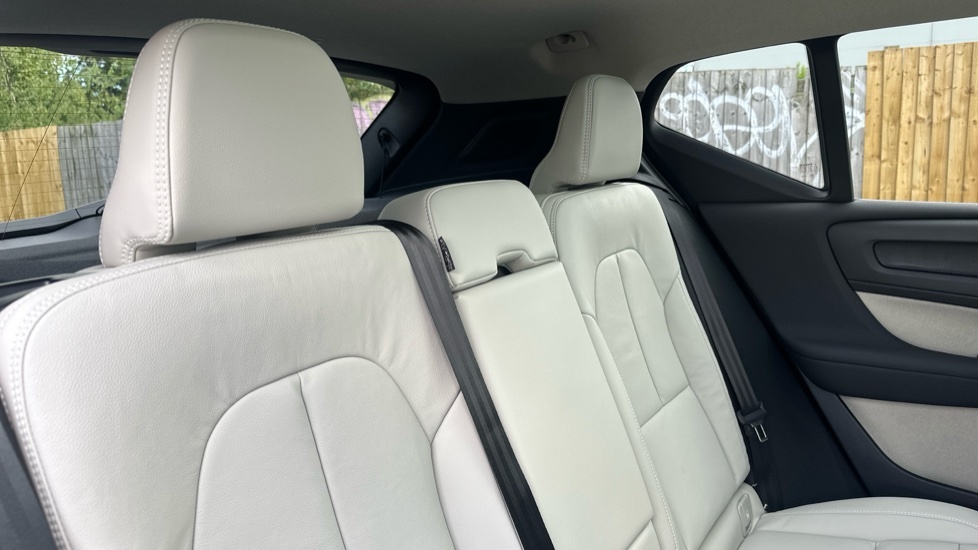 Volvo XC40 B3 P Plus Dark Rear Camera, Heated Seats, Apple Blue #23