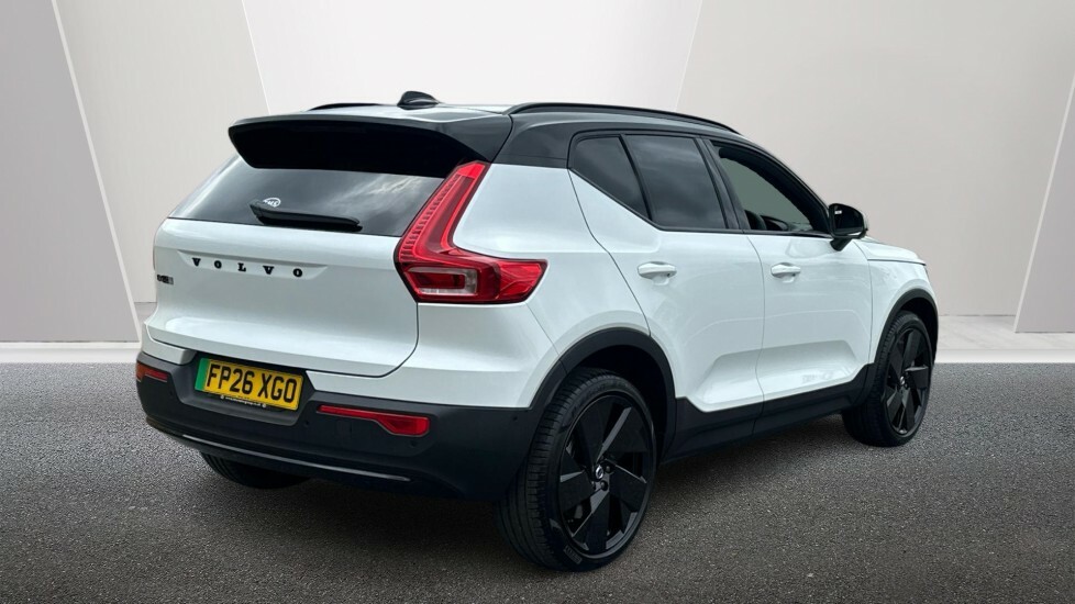 Volvo EX40 Black Edition Ultra, Single Motor Extended Range, White #2