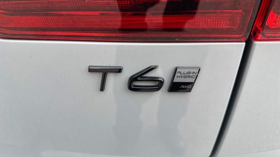 Volvo XC60 2.0 B5 Mhev Plus Pro Awd Euro 6 Ss #17
