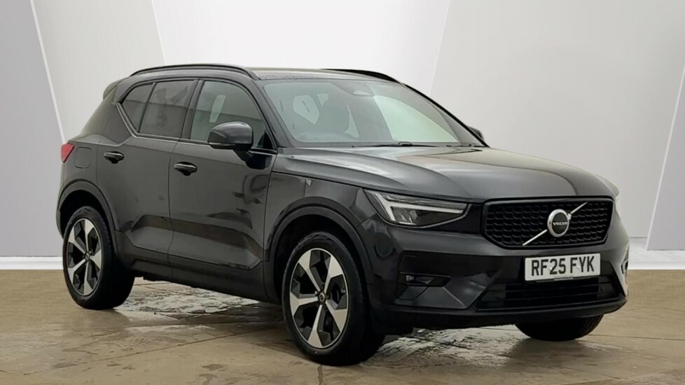 Volvo XC40 Plus, B4 Mild Hybrid, Dark 12,000 Saving Black