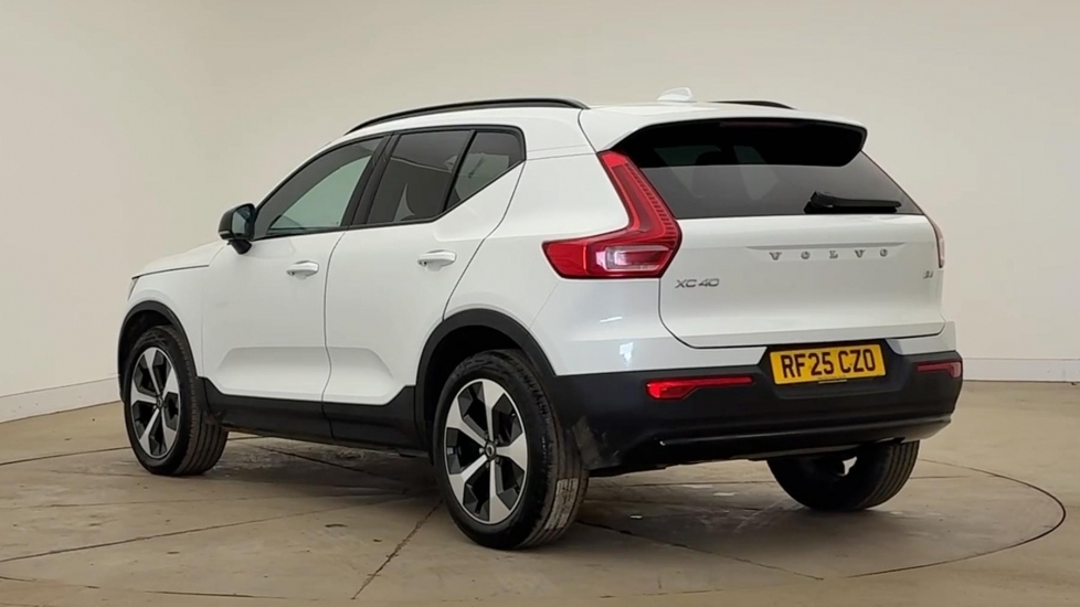 Volvo XC40 Plus, B4 Mild Hybrid, Dark Rear Tinted Wi White #5