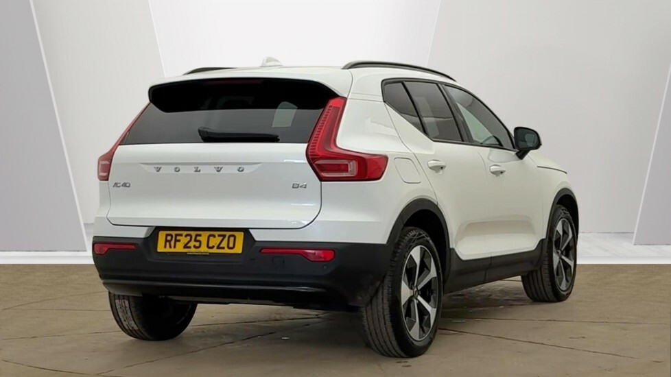 Volvo XC40 Plus, B4 Mild Hybrid, Dark Rear Tinted Wi White #3