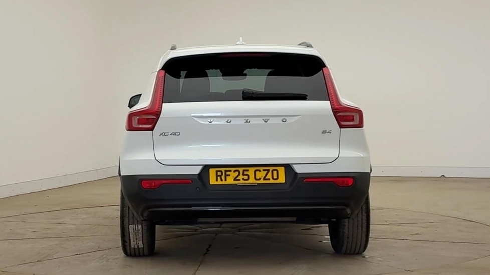 Volvo XC40 Plus, B4 Mild Hybrid, Dark Rear Tinted Wi White #4