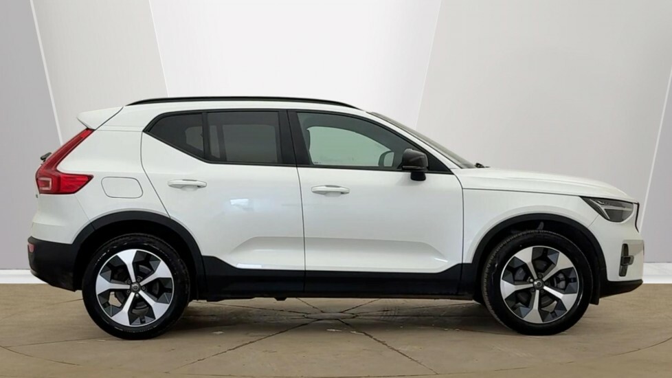 Volvo XC40 Plus, B4 Mild Hybrid, Dark Rear Tinted Wi White #2