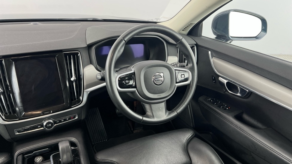Volvo V90 B4 Momentum Gold #8