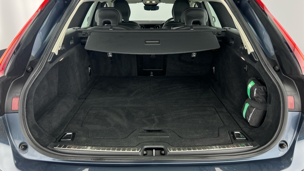 Volvo V90 Momentum, B4 Mild Hybrid Rear Camera Blue #5