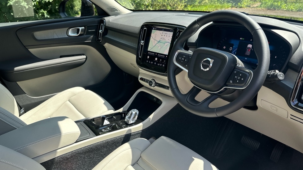 Volvo XC40 2.0 B3 Mhev Ultra Dark Suv Hybrid Dct A Black #4
