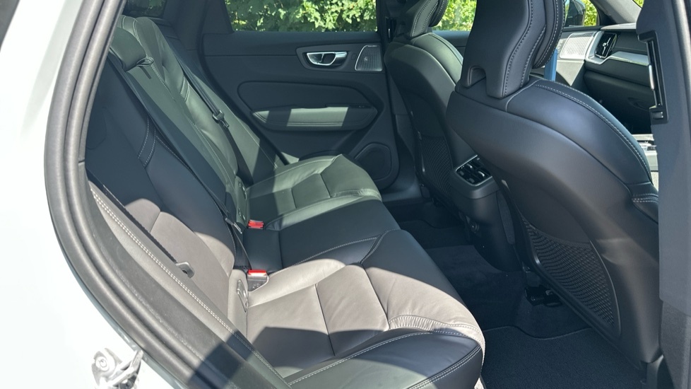 Volvo XC60 2.0 B5 Mhev Ultra Black Edition Suv Hyb Grey #6