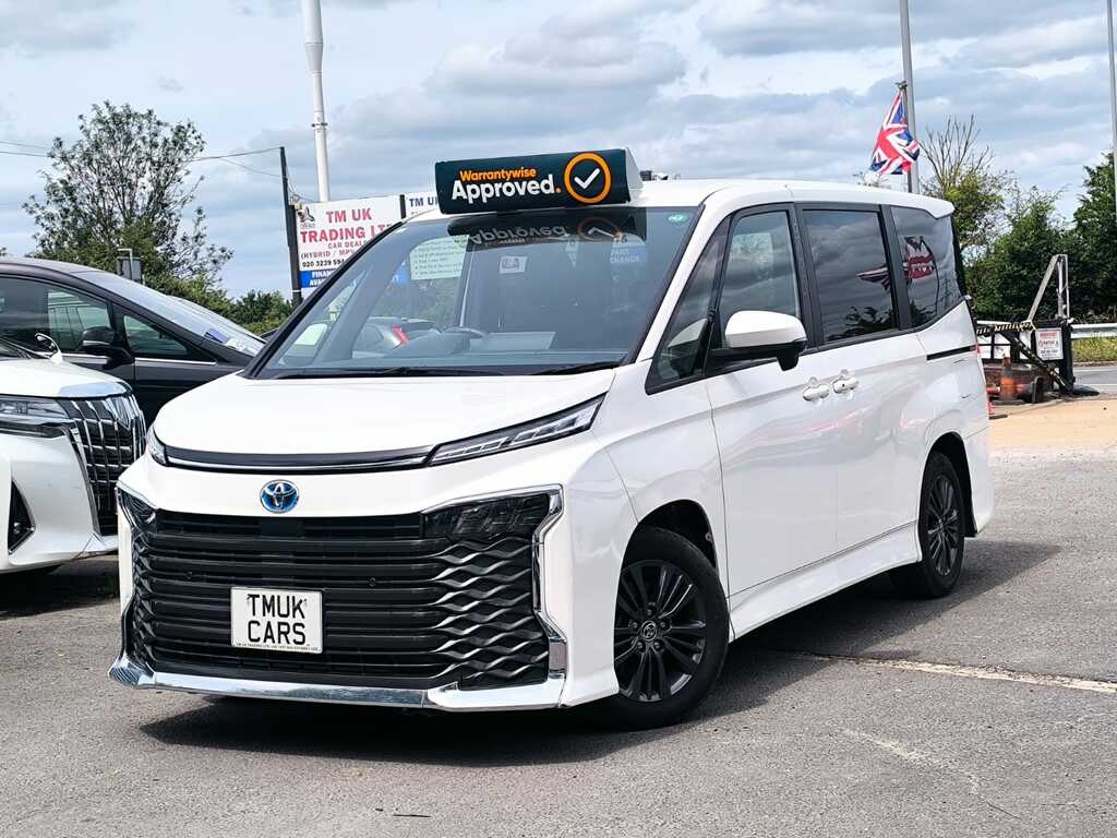 Toyota Voxy 1.8 Hybrid 202373 8 Seats Mpv Ulez Free Fre White #2