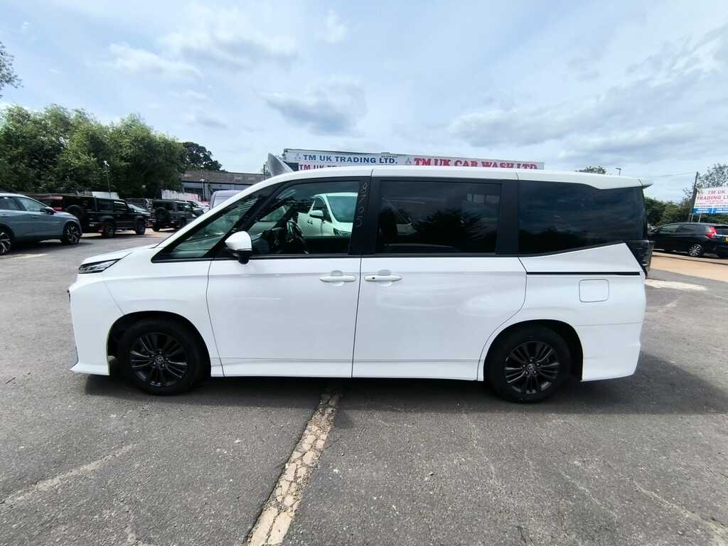 Toyota Voxy 1.8 Hybrid 202373 8 Seats Mpv Ulez Free Fre White #6