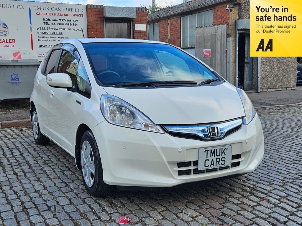 Honda Jazz Fit 1.3 Hybrid 201313 5 Seats Fresh Import White