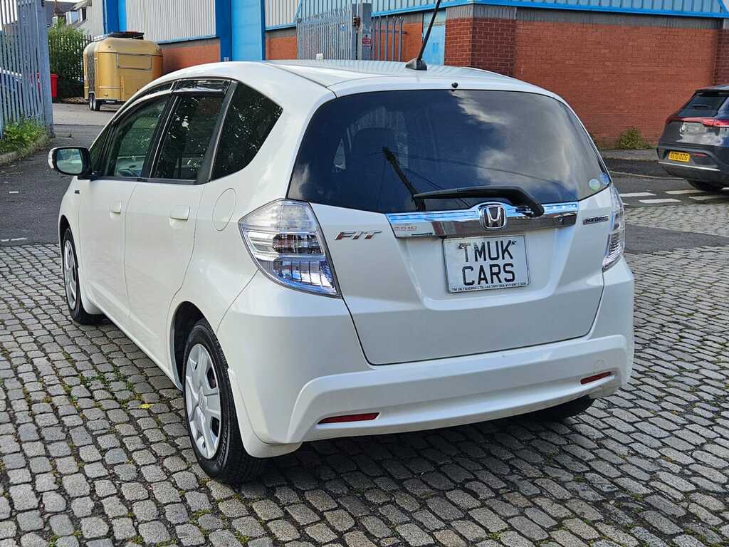 Honda Jazz Fit 1.3 Hybrid 201313 5 Seats Fresh Import White #4