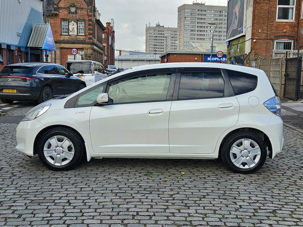 Honda Jazz Fit 1.3 Hybrid 201313 5 Seats Fresh Import White #6