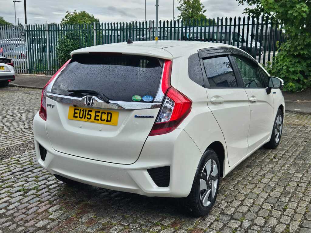 Honda Jazz Fit 1.5 Hybrid 201515 5 Seats Fresh Import EU15ECD White #3