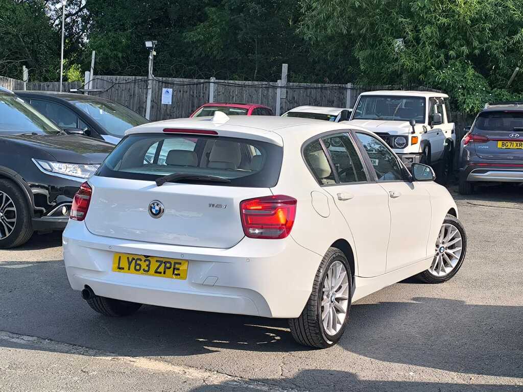 BMW 1 Series 116I 1.6 201363 Hatchback 5 Sea LY63ZPE White #3