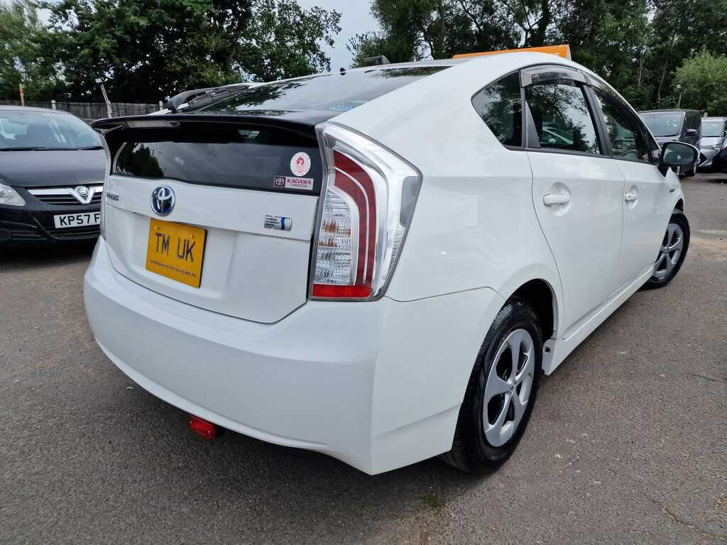 Toyota Prius 1.8 Hybrid 201515 Active 5 Seats White #3