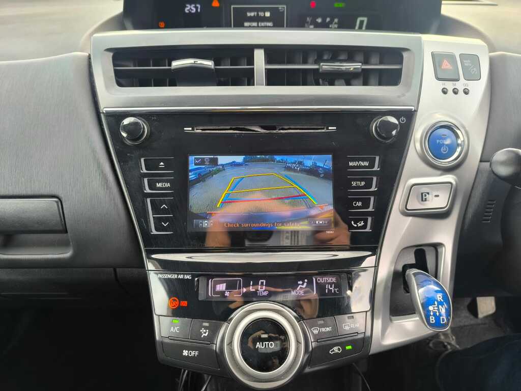 Toyota Prius+ Plus 1.8 Excel 98 Bhp White #17