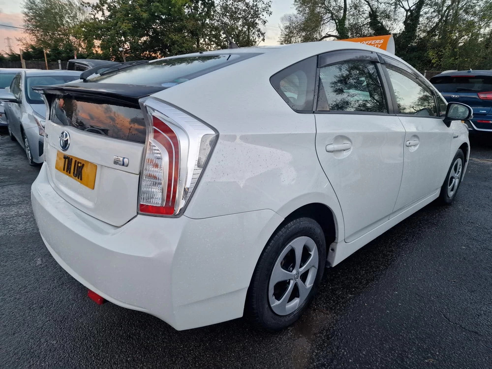 Toyota Prius 1.8 Hybrid 201564 Active T3 5 Seats 2 Keys R White #3