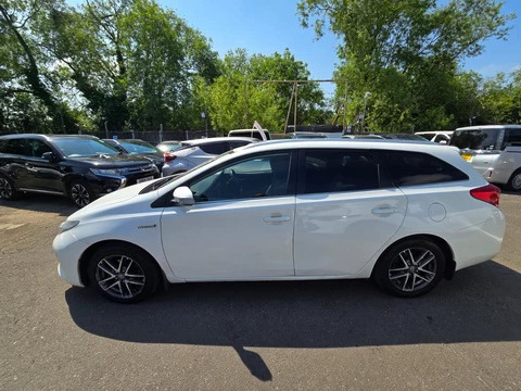 Toyota Auris 1.8 Hybrid 201515 Icon Touring Sports 5 Seats 5 White #6