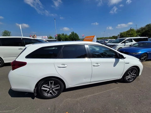 Toyota Auris 1.8 Hybrid 201515 Icon Touring Sports 5 Seats 5 White #5