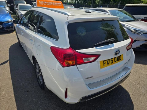 Toyota Auris 1.8 Hybrid 201515 Icon Touring Sports 5 Seats 5 White #4