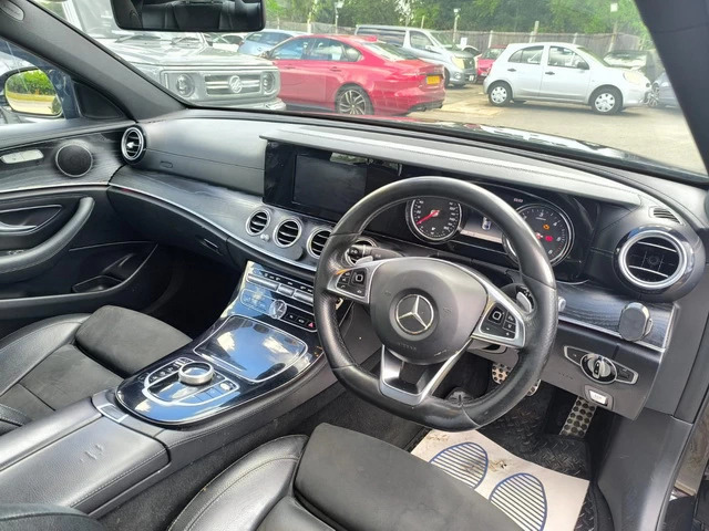 Mercedes-Benz E Class 2.0 E220d Amg Line Premium G-tronic Ss Black #10