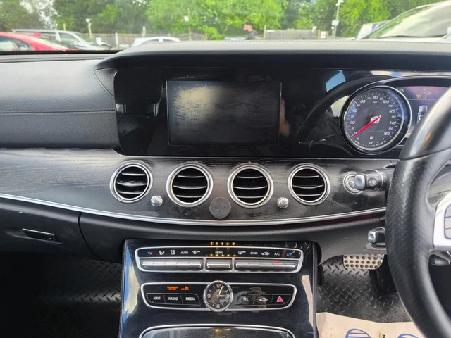Mercedes-Benz E Class 2.0 E220d Amg Line Premium G-tronic Ss Black #15