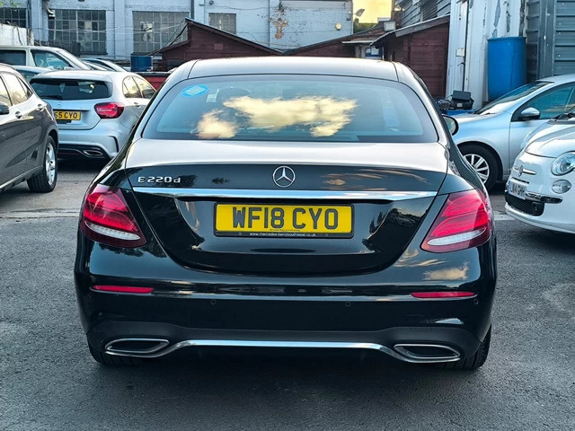 Mercedes-Benz E Class 2.0 E220d Amg Line Premium G-tronic Ss Black #8