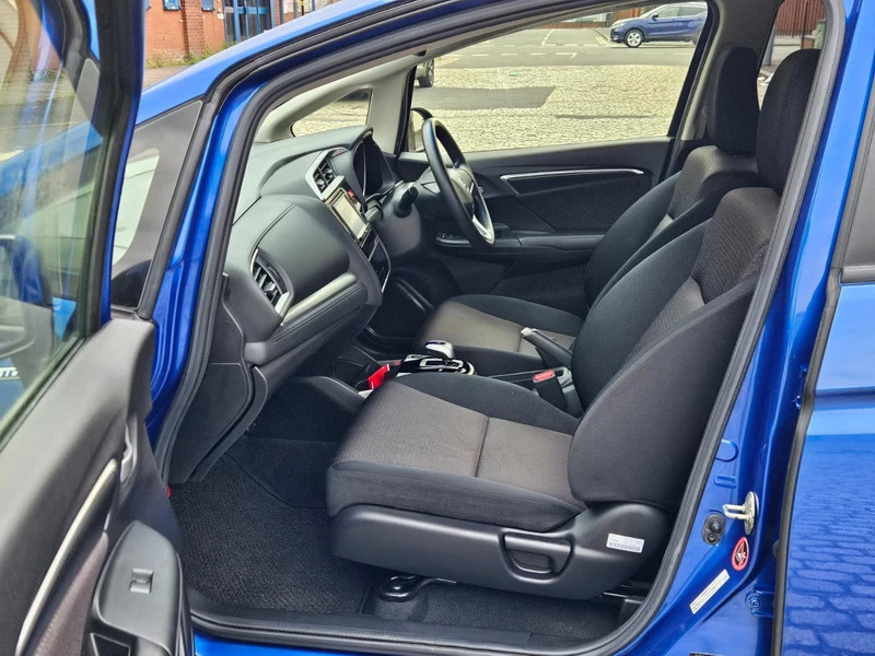 Honda Fit Jazz 1.5C Hybrd 5 Seat, Pearl Silver, Black #11