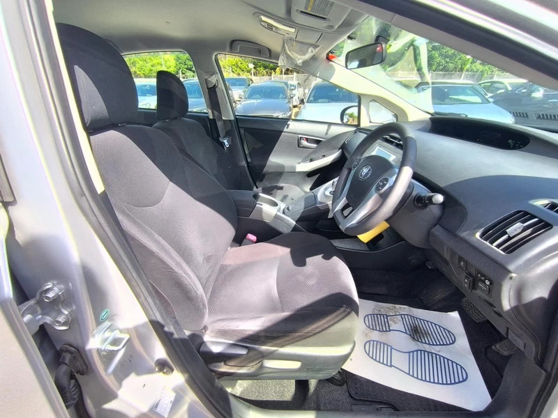 Toyota Prius T4 Black #9