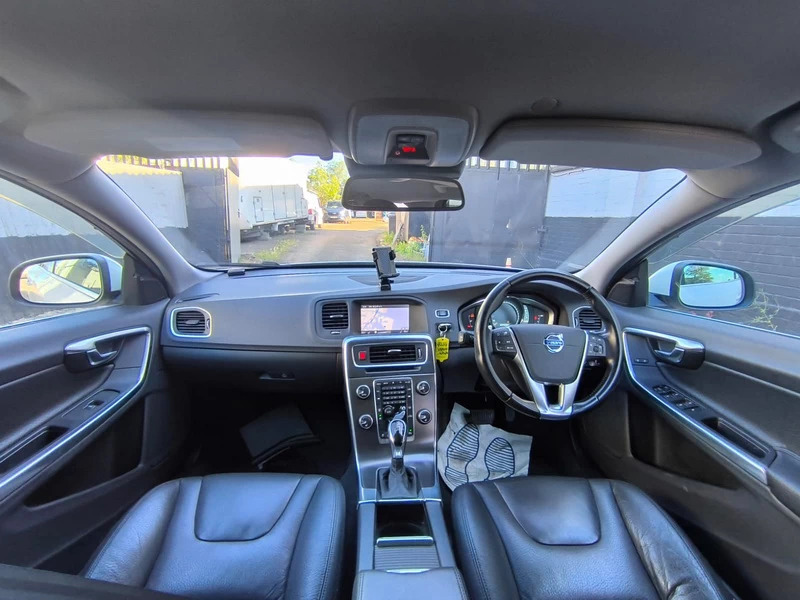 Volvo V60 D4 181 R Design Blue #13