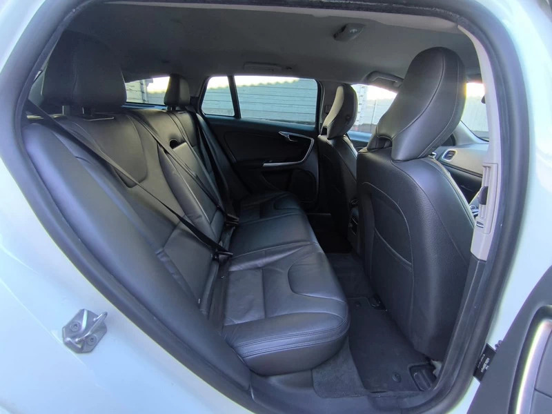Volvo V60 D4 181 R Design Blue #11