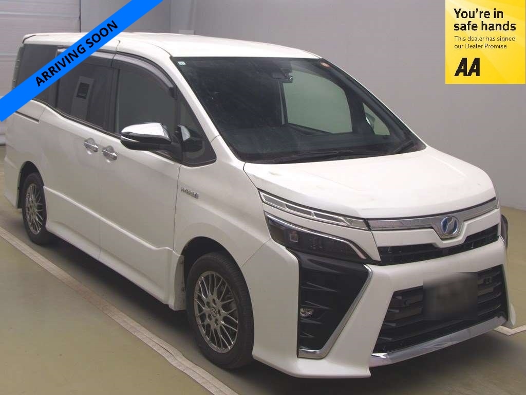 Toyota Voxy 1.8 Hybrid 201968 7 Seats Mpv Ulez Free Fre White
