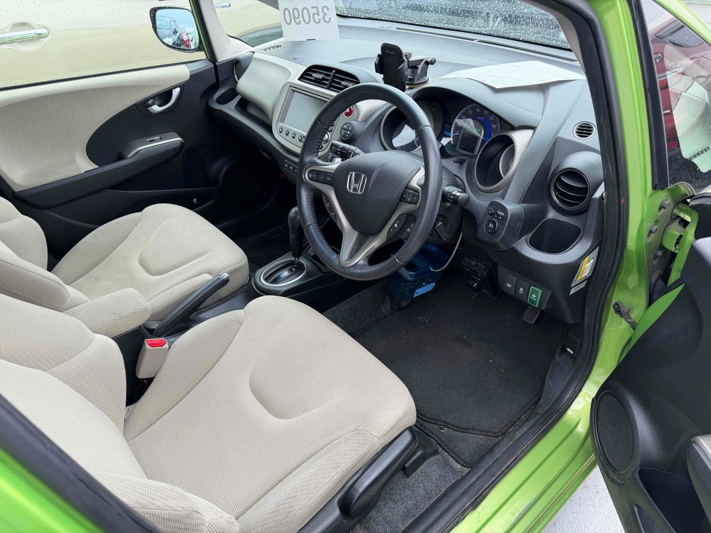 Honda Jazz Fit 1.3 Hybrid 201111 5 Seats Ulez Free Fre Green #3