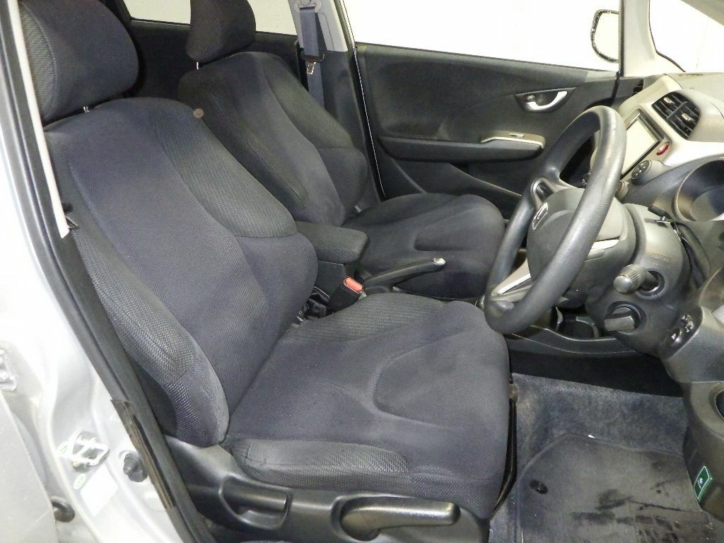 Honda Jazz Fit 1.3 Hybrid 201111 5 Seats Ulez Free Fre Silver #3