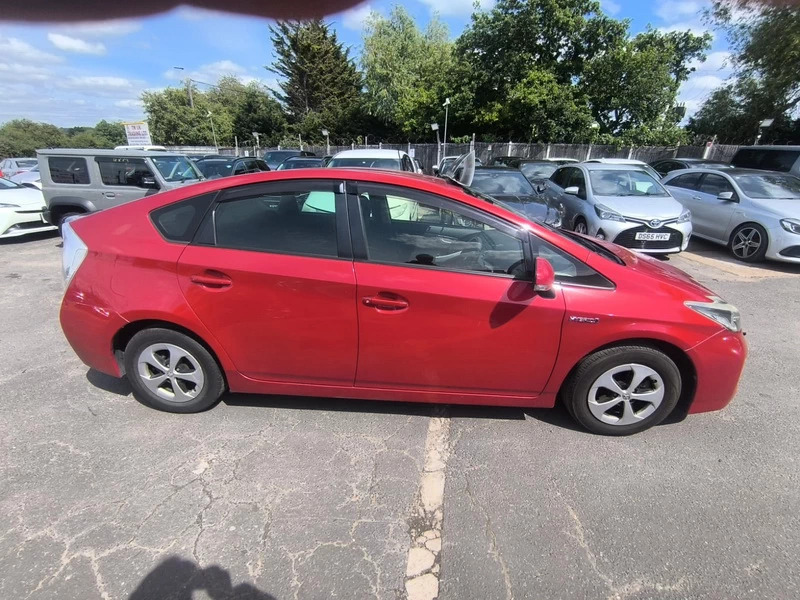 Toyota Prius 1.8 Hybrid 201564 Active 5 Seats Ulez Free Red #5