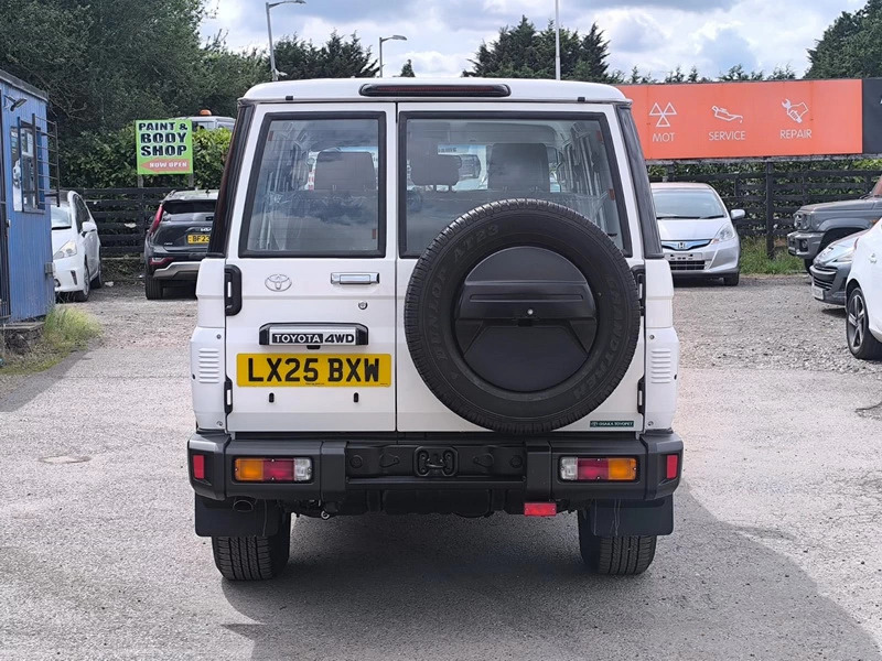 Toyota Land Cruiser Panel Van White #12