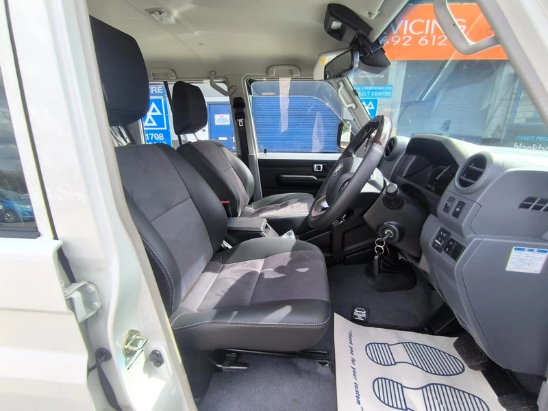 Toyota Land Cruiser Panel Van White #13