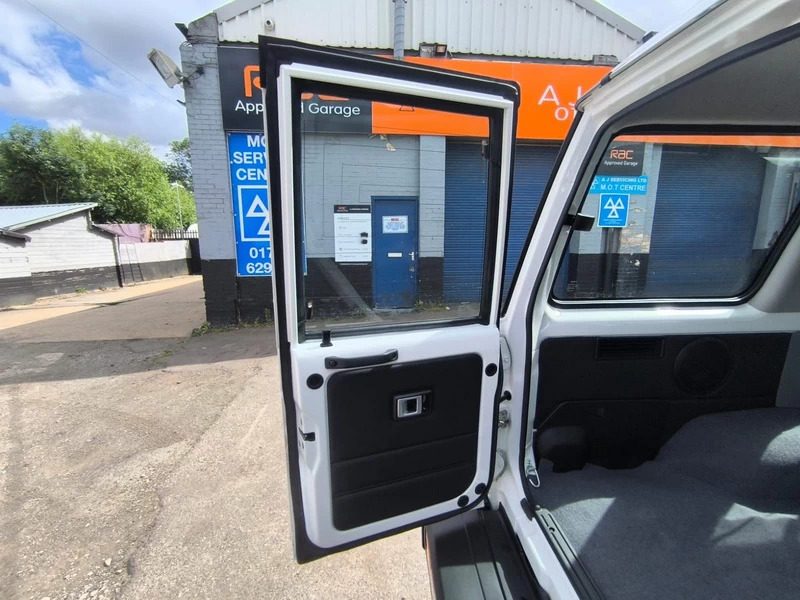 Toyota Land Cruiser Panel Van White #9