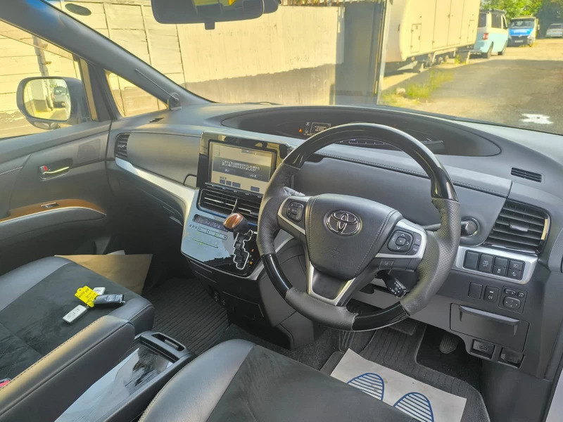 Toyota Estima E-four Hybrid  #10