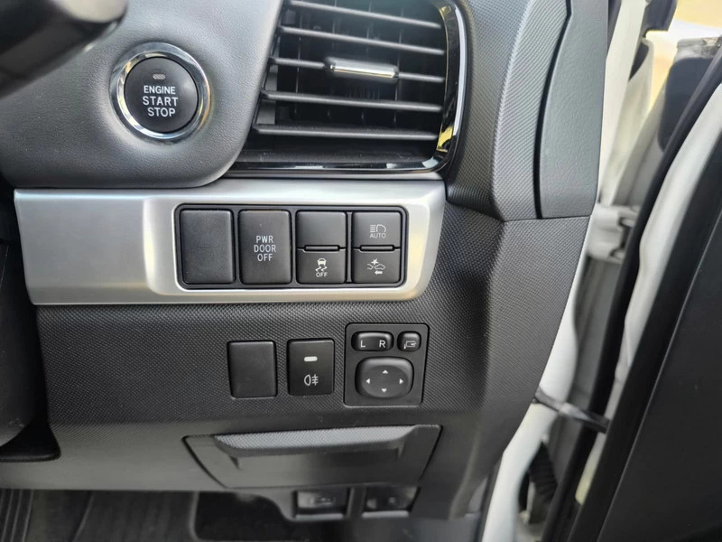 Toyota Estima E-four Hybrid  #28