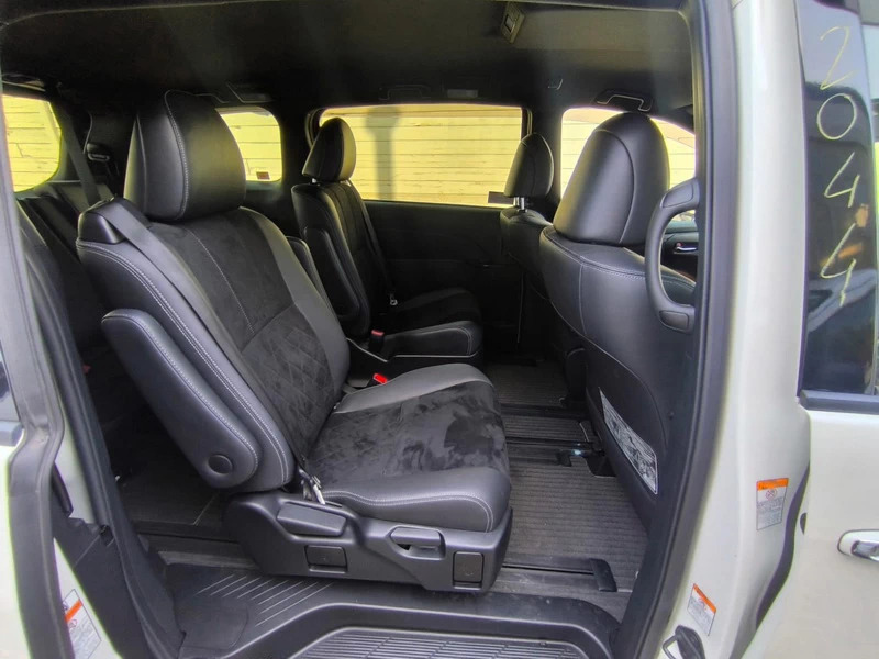 Toyota Estima E-four Hybrid  #11