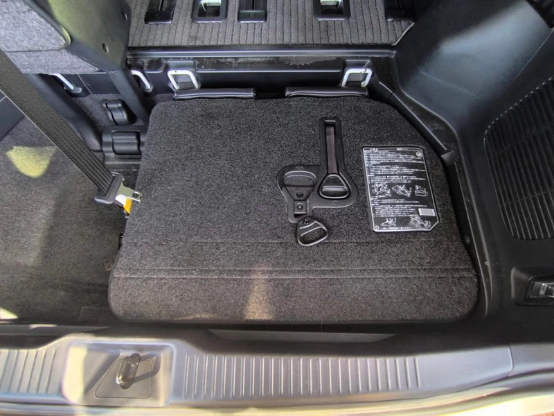 Toyota Estima E-four Hybrid  #37