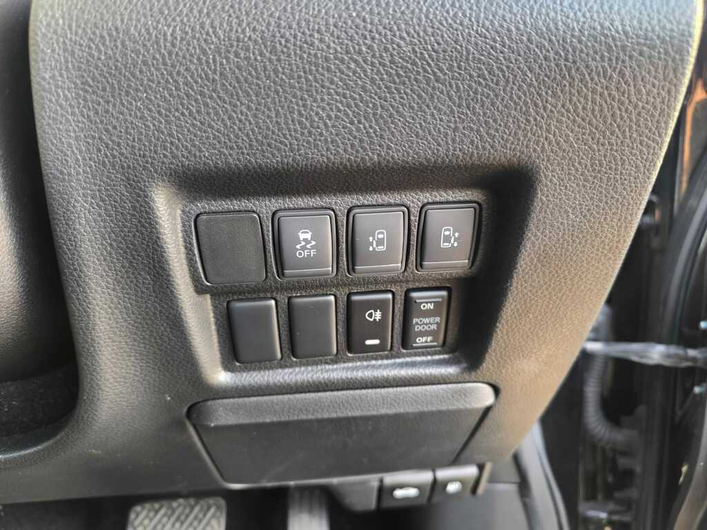 Nissan Elgrand 3.5 3.5 Black #24