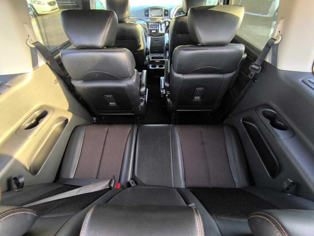 Nissan Elgrand 3.5 3.5 Black #30