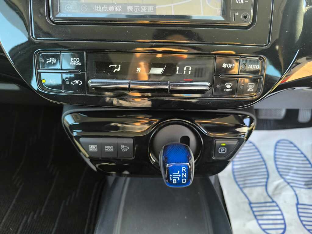 Toyota Prius 1.8 Vvt-i Active 121 Bhp White #18