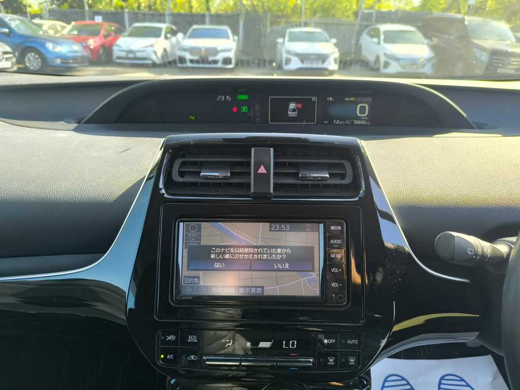 Toyota Prius 1.8 Vvt-i Active 121 Bhp White #16