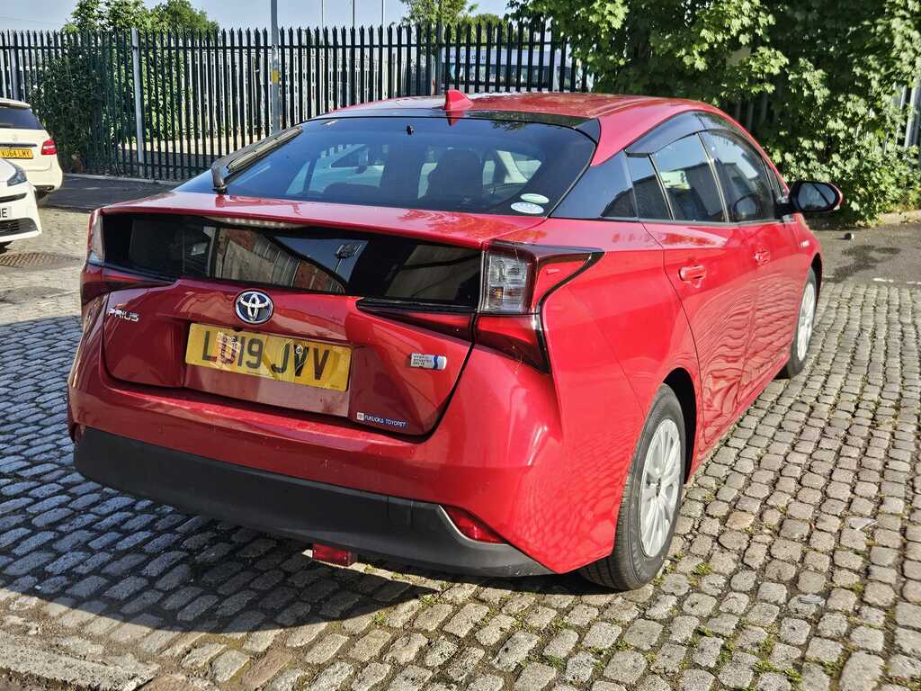 Toyota Prius 1.8 Hybrid 201919 Active 5 Seats Fresh Impo Red #3