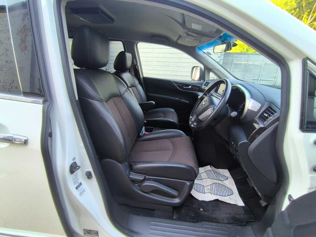 Nissan Elgrand Mpv Purple #8